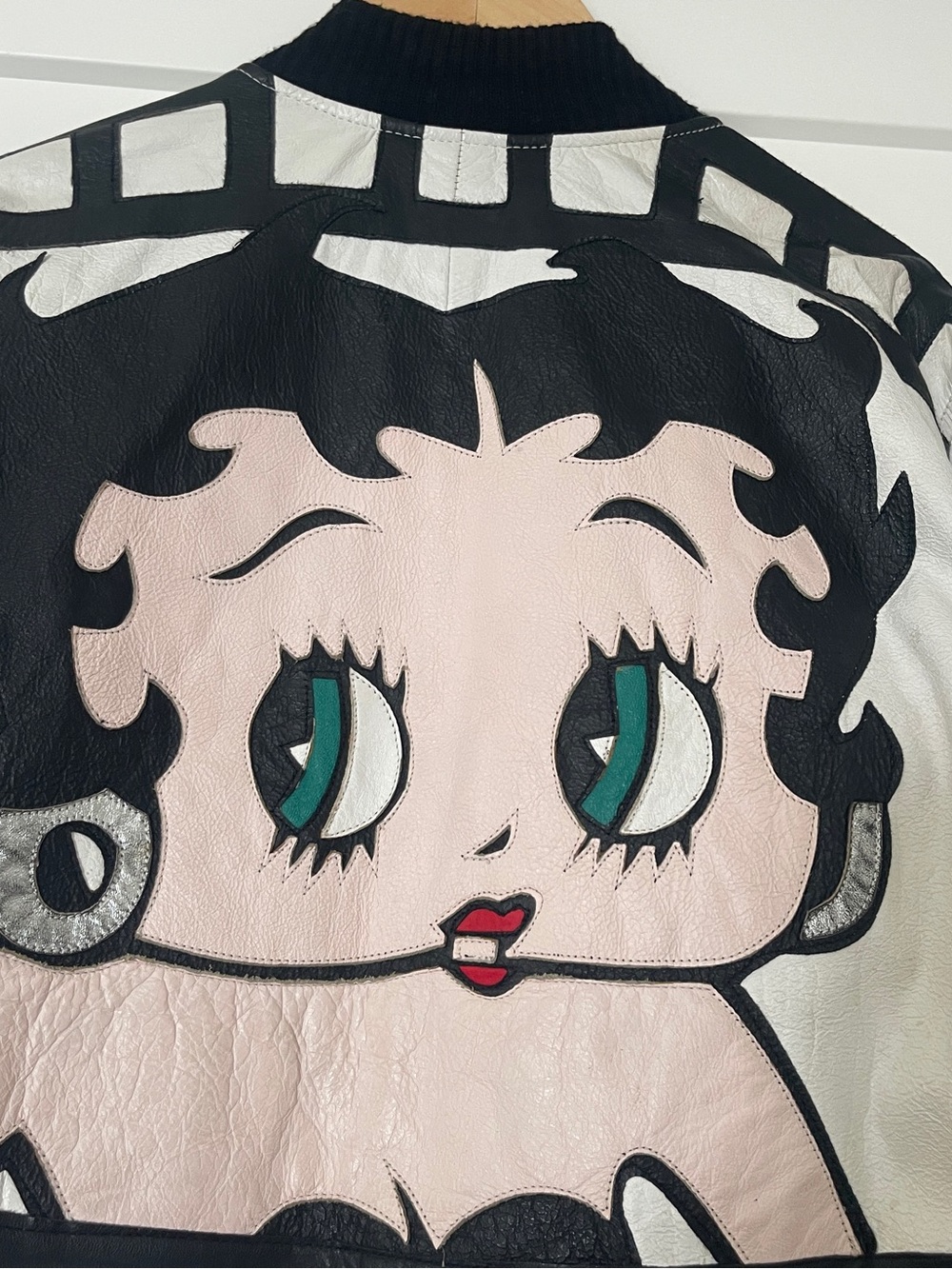 Betty Boop Vintage Leather Jacket - White & Black - Picture 7 of 9